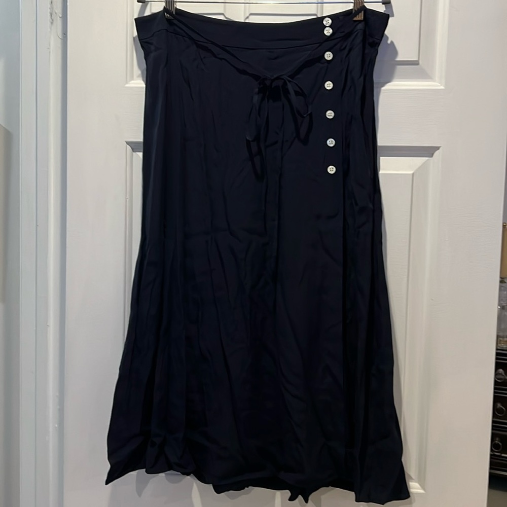 Talbots size 16 pho wrap skirt in navy blue NWT